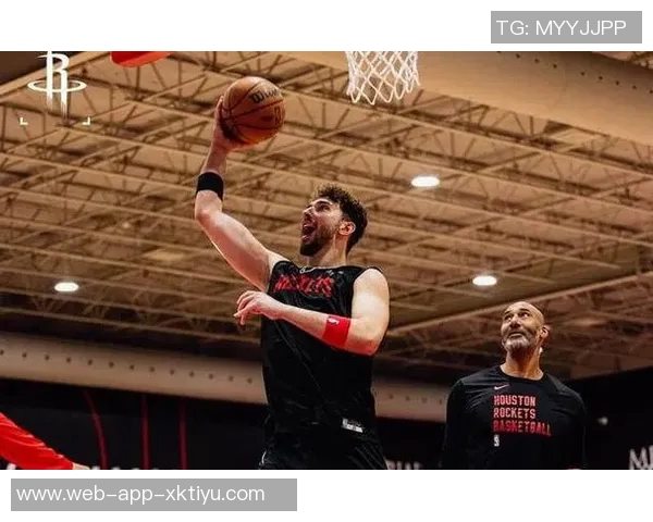 火箭双星KD与申京联手展现无差别单打实力引爆赛场