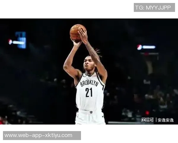 克拉克斯顿表现出色9投6中贡献14分6篮板3助攻1抢断1盖帽助球队获胜